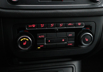 Подержанный автомобиль Volkswagen Tiguan 2013 года (12 фото)