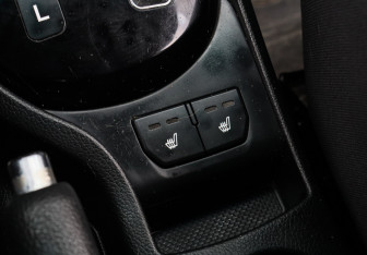 Подержанный автомобиль Kia Rio Hatchback 2012 года (16 фото)