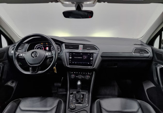 Подержанный автомобиль Volkswagen Tiguan 2018 года (14 фото)