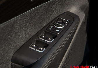 Подержанный автомобиль Kia Sorento 2018 года (12 фото)