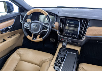 Подержанный автомобиль Volvo V90 2019 года (29 фото)