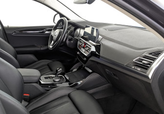 Подержанный автомобиль BMW X4 2021 года (13 фото)