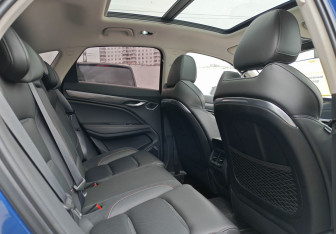 Подержанный автомобиль Geely Tugella 2022 года (14 фото)