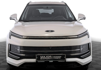 Подержанный автомобиль Москвич 3е 2023 года (2 фото)