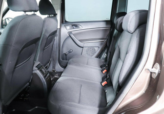 Подержанный автомобиль Skoda Yeti 2014 года (14 фото)