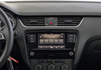 Подержанный автомобиль Skoda Octavia Liftback 2018 года (17 фото)