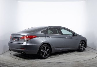 Подержанный автомобиль Hyundai i40 Sedan 2014 года (5 фото)