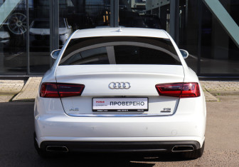 Подержанный автомобиль Audi A6 Sedan 2015 года (5 фото)