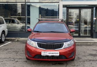 Подержанный автомобиль Kia Rio Hatchback 2015 года (2 фото)