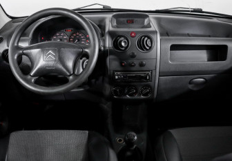 Подержанный автомобиль Citroen Berlingo 2007 года (12 фото)