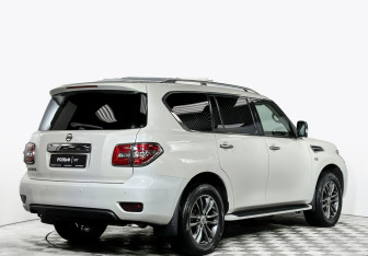 Подержанный автомобиль Nissan Patrol 2014 года (5 фото)