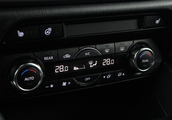 Подержанный автомобиль Mazda CX-9 2018 года (16 фото)