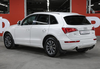 Подержанный автомобиль Audi Q5 2012 года (7 фото)