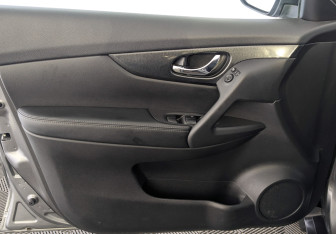 Подержанный автомобиль Nissan X-Trail 2016 года (18 фото)