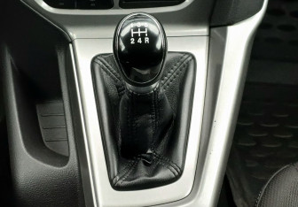 Подержанный автомобиль Ford Focus Hatchback 2012 года (15 фото)