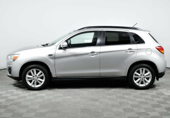 Подержанный автомобиль Mitsubishi ASX 2013 года (3 фото)