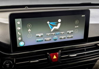 Подержанный автомобиль Москвич 3е 2023 года (27 фото)