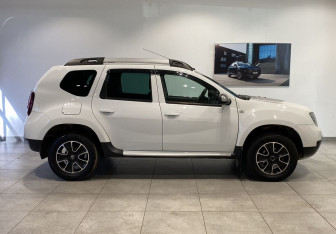 Подержанный автомобиль Renault Duster 2016 года (4 фото)