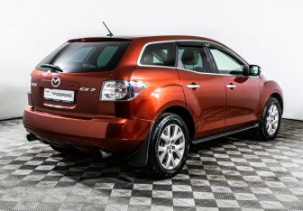 Подержанный автомобиль Mazda CX-7 2008 года (5 фото)