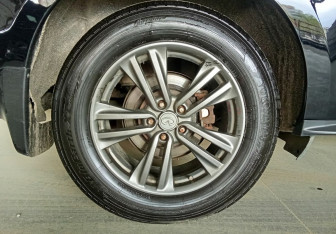 Подержанный автомобиль Infiniti JX 2013 года (20 фото)
