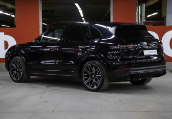 Подержанный автомобиль Porsche Cayenne 2021 года (7 фото)