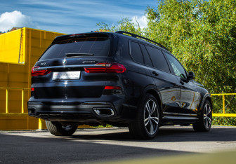 Подержанный автомобиль BMW X7 2020 года (4 фото)