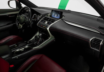 Подержанный автомобиль Lexus NX 2017 года (10 фото)