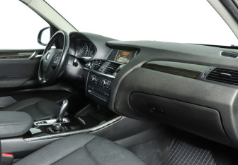 Подержанный автомобиль BMW X3 2014 года (9 фото)