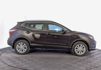 Подержанный автомобиль Nissan Qashqai 2014 года (4 фото)