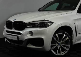 Подержанный автомобиль BMW X6 2019 года (21 фото)