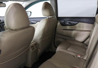 Подержанный автомобиль Nissan X-Trail 2018 года (12 фото)