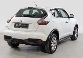 Подержанный автомобиль Nissan Juke 2014 года (5 фото)