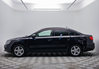 Подержанный автомобиль Volkswagen Jetta Sedan 2015 года (2 фото)