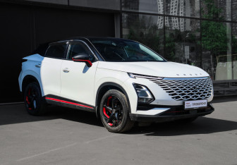 Подержанный автомобиль Omoda C5 2023 года (3 фото)