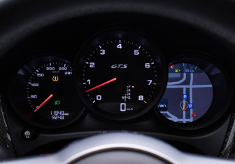 Подержанный автомобиль Porsche Macan 2021 года (12 фото)