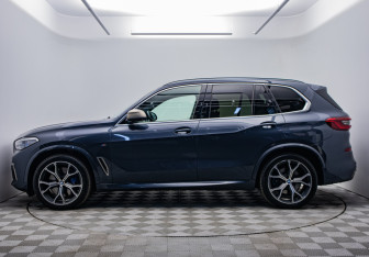 Подержанный автомобиль BMW X5 2020 года (2 фото)