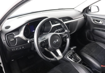 Подержанный автомобиль Kia Rio Sedan 2021 года (9 фото)