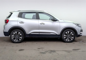 Подержанный автомобиль Chery Tiggo 4 2022 года (4 фото)