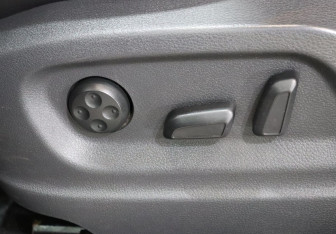 Подержанный автомобиль Volkswagen Tiguan 2011 года (14 фото)