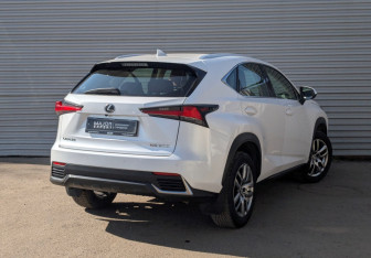 Подержанный автомобиль Lexus NX 2018 года (5 фото)
