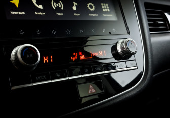 Подержанный автомобиль Mitsubishi Outlander 2021 года (27 фото)