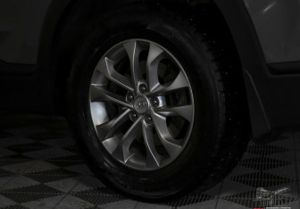 Подержанный автомобиль Hyundai Santa Fe 2019 года (8 фото)