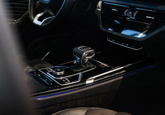 Подержанный автомобиль Hongqi HS5 2024 года (9 фото)