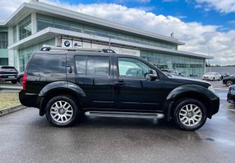 Подержанный автомобиль Nissan Pathfinder 2012 года (4 фото)