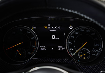 Подержанный автомобиль Bentley Bentayga 2016 года (16 фото)