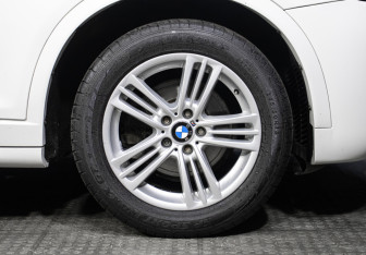 Подержанный автомобиль BMW X4 2016 года (26 фото)