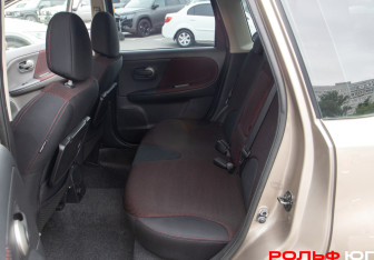 Подержанный автомобиль Nissan Note 2008 года (8 фото)