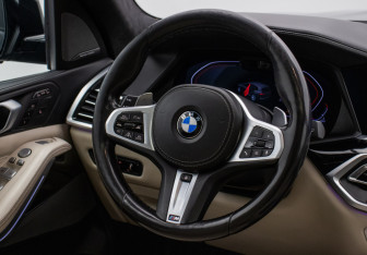 Подержанный автомобиль BMW X7 2019 года (16 фото)