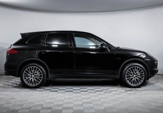 Подержанный автомобиль Porsche Cayenne 2013 года (4 фото)