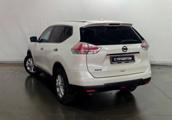 Подержанный автомобиль Nissan X-Trail 2017 года (4 фото)